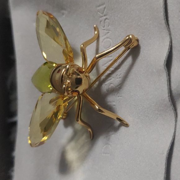 DANIEL SWAROVSKI'S 2001 AKIMA FLY PARADISE COLLECTION - BROOCH - Picture 2 of 4